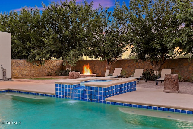796 Fescue Dr, Canutillo, TX 79835 - view of swimming pool featuring a fenced backyard, a patio, and a pool with connected hot tub