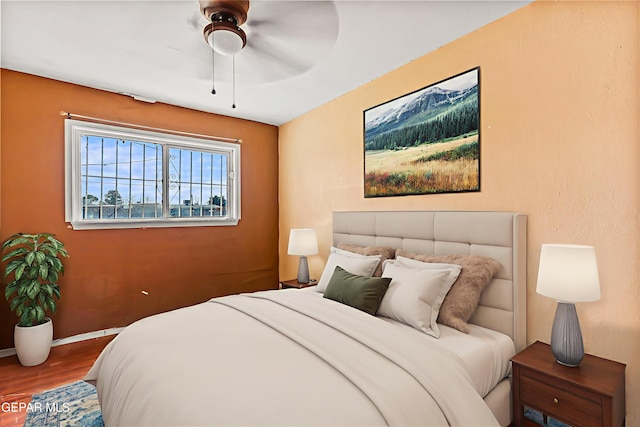 541 Val Verde St, El Paso, TX 79905 - bedroom featuring wood finished floors and ceiling fan