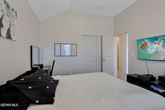 13860 Paseo Sereno Dr, El Paso, TX 79928 - bedroom featuring a closet and high vaulted ceiling