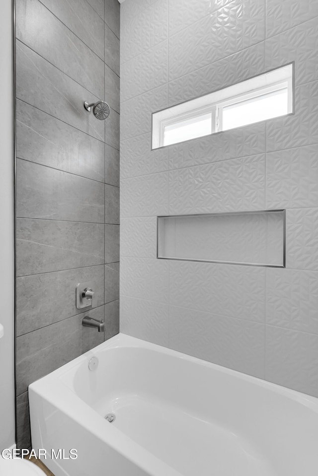 13829 Summer View Ave, Horizon City, TX 79928 - full bath with shower / tub combination