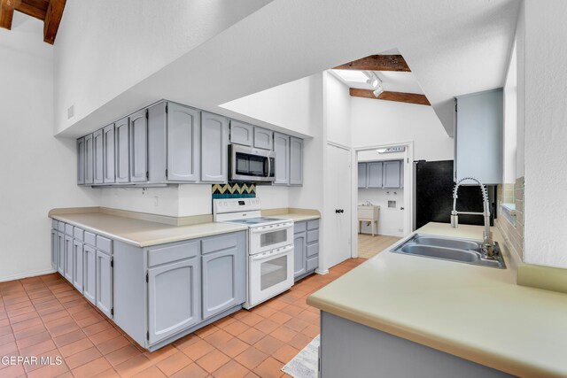 724 Gary Ln, El Paso, TX 79922 - photo 20