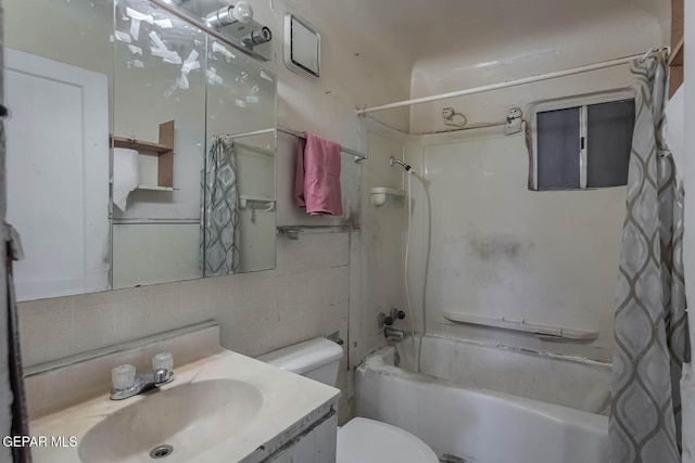 7113 Dale Rd, El Paso, TX 79915 - full bathroom with shower / tub combo with curtain, backsplash, and vanity