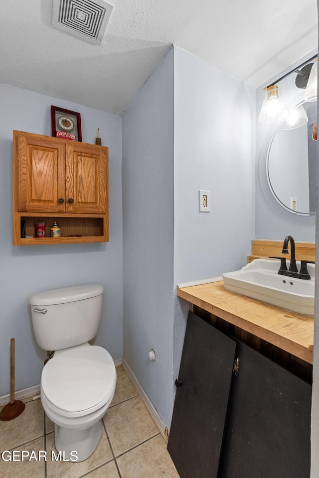 5656 Dailey Ave, El Paso, TX 79905 - bathroom featuring vanity and tile patterned floors