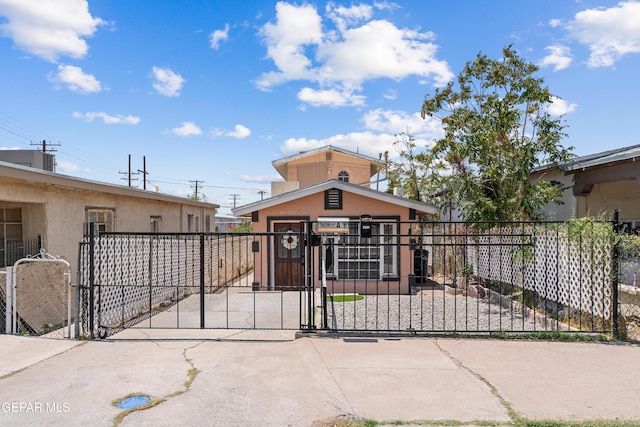 5656 Dailey Ave, El Paso, TX 79905 - gate featuring a fenced front yard