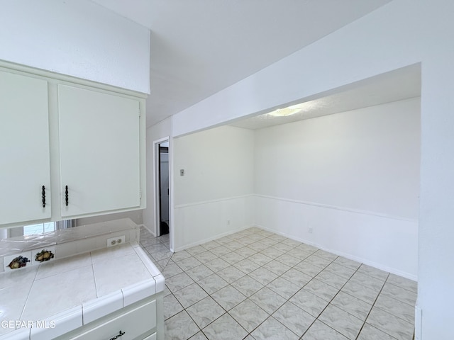 5542 Vancouver St, El Paso, TX 79924 - laundry room featuring light tile patterned floors