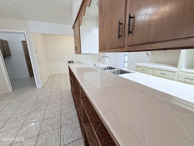 5542 Vancouver St, El Paso, TX 79924 - kitchen with tile counters