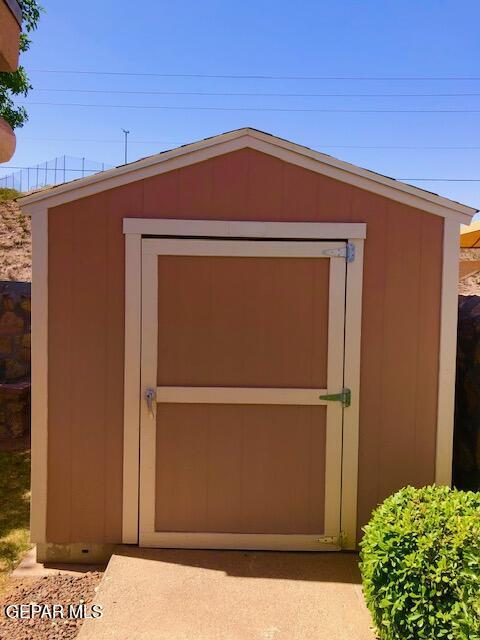 6392 Franklin Gate Dr, El Paso, TX 79912 - view of shed