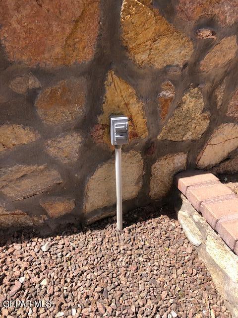 6392 Franklin Gate Dr, El Paso, TX 79912 - exterior view