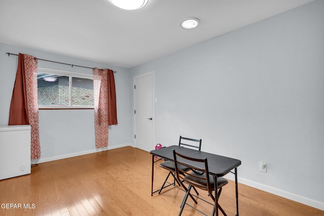 3310 Moonlight Ave, El Paso, TX 79904 - office featuring light wood-style flooring and baseboards