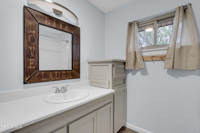 3310 Moonlight Ave, El Paso, TX 79904 - full bathroom featuring vanity and a shower