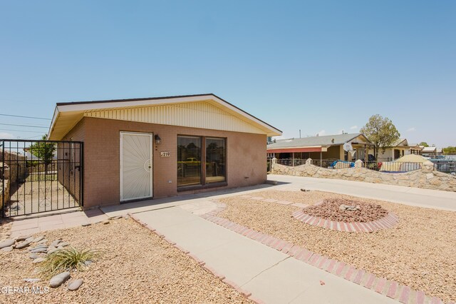 219 S Carolina Dr, El Paso, TX 79915 - photo 2