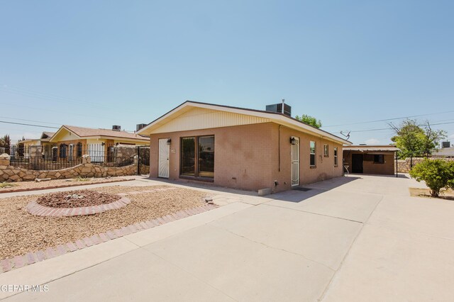 219 S Carolina Dr, El Paso, TX 79915 - photo 3