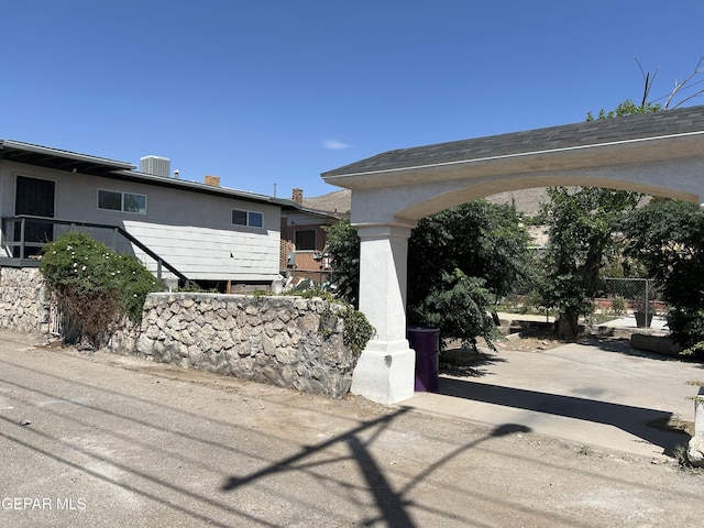 1012 Maple St, El Paso, TX 79903 - view of patio