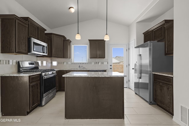 14392 Tobe Davis Dr, Horizon City, TX 79928 - photo 15