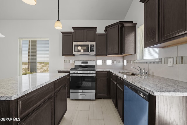 14392 Tobe Davis Dr, Horizon City, TX 79928 - photo 12