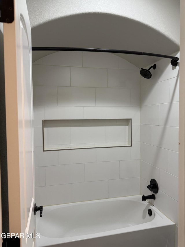 229 Epsom Dr, El Paso, TX 79928 - full bathroom featuring shower / tub combination