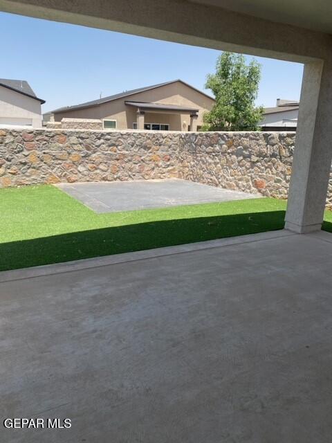 2813 Mike Price Dr, El Paso, TX 79938 - view of patio