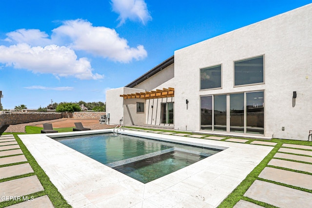 6325 Camino Pinon, El Paso, TX 79932 - view of swimming pool featuring a patio area, a pergola, and a pool with connected hot tub