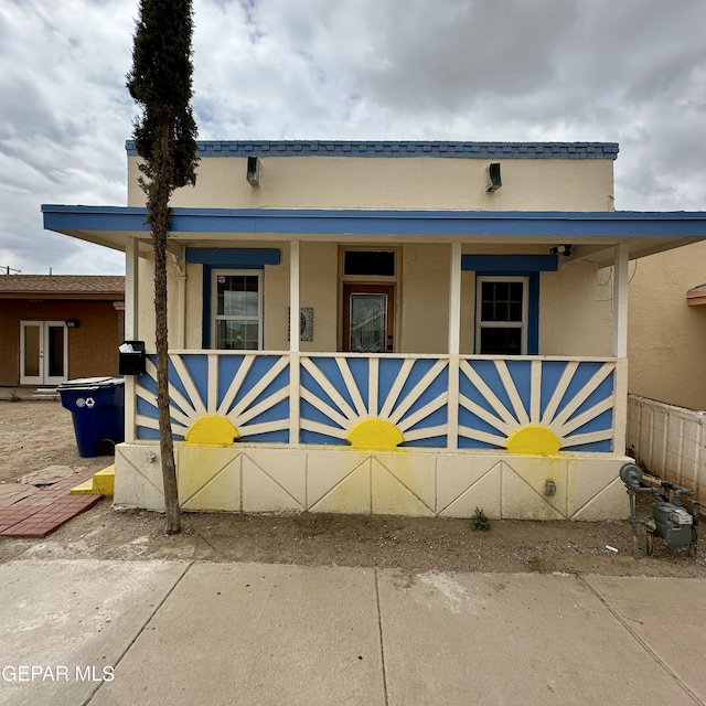 3026 Findley Ave, El Paso, TX 79905 - bungalow featuring covered porch and stucco siding