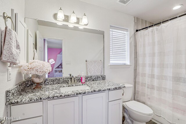 13847 Alamito Creek Ave, Clint, TX 79836 - full bath with vanity and toilet