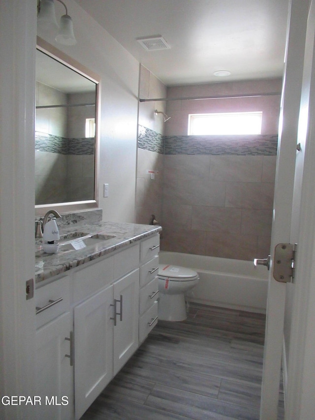 205 Staffs Way, El Paso, TX 79928 - full bathroom with vanity and shower / washtub combination