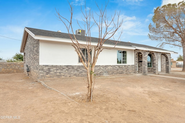 8936 Mount Rushmore Ln, El Paso, TX 79904 - view of front facade with stucco siding