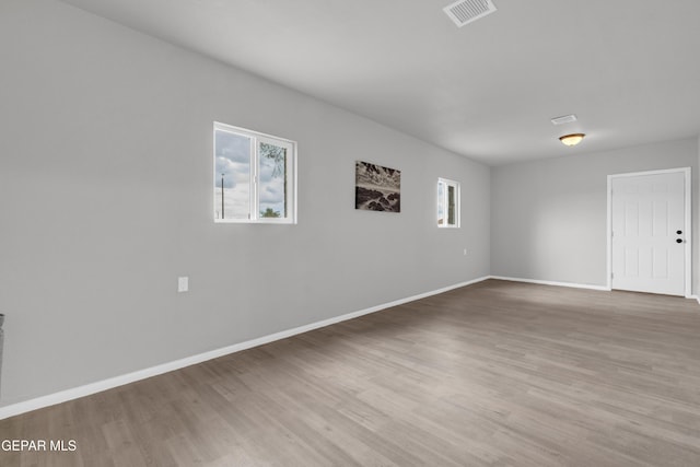 8936 Mount Rushmore Ln, El Paso, TX 79904 - unfurnished room featuring wood finished floors
