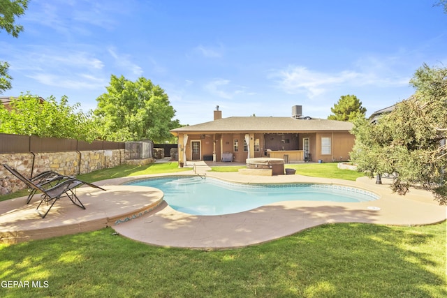 658 Sara Lynn Ct, El Paso, TX 79932 - view of pool with a jacuzzi, a patio area, and a fenced backyard