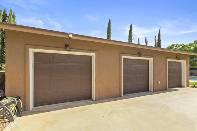658 Sara Lynn Ct, El Paso, TX 79932 - view of garage