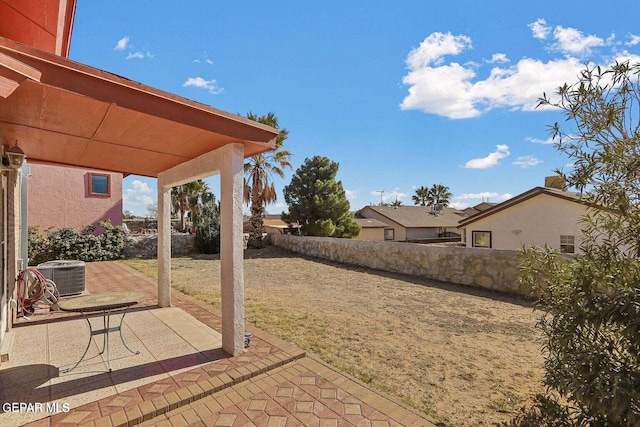 12232 Tierra Rosa Way, El Paso, TX 79938 - fenced backyard featuring a patio