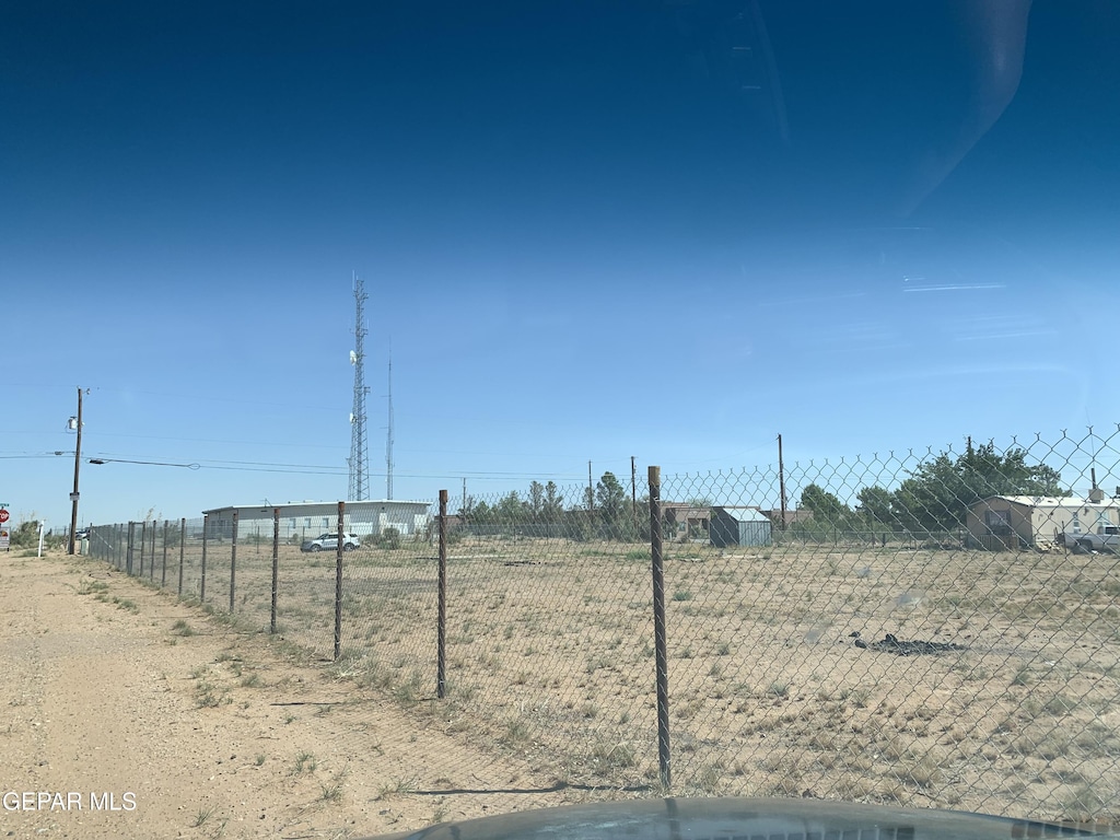 501 E Lisa Dr, Chaparral, NM 88081 - photo 2