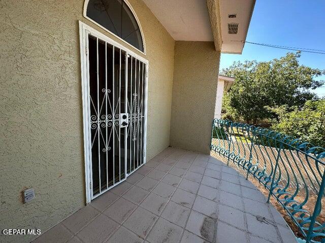 2129 Noviembre Dr, El Paso, TX 79935 - view of balcony