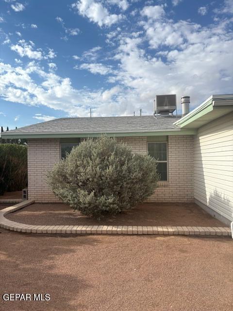 10700 Janway Dr, El Paso, TX 79935 - view of front facade featuring brick siding
