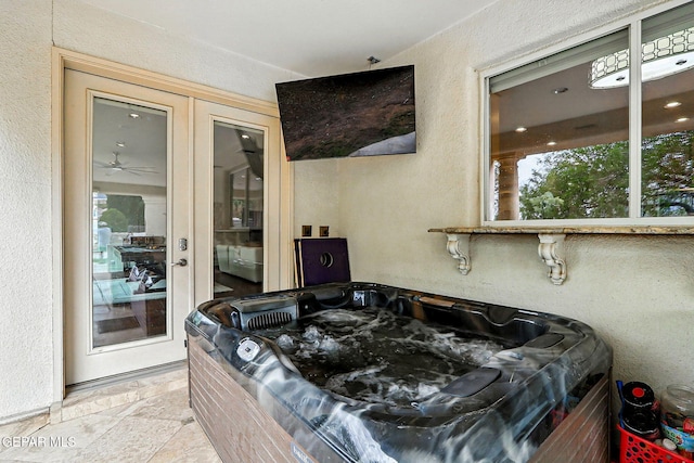 6528 Calle Placido Dr, El Paso, TX 79912 - interior space featuring a jacuzzi