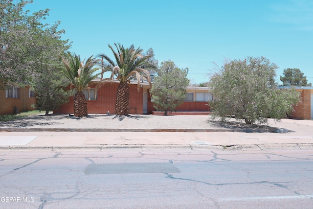 5325 Fairbanks Dr, El Paso, TX 79924 - photo 2