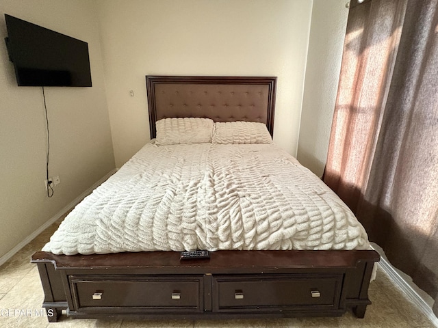 632 Manzanilla Pl, El Paso, TX 79928 - bedroom with baseboards and light carpet