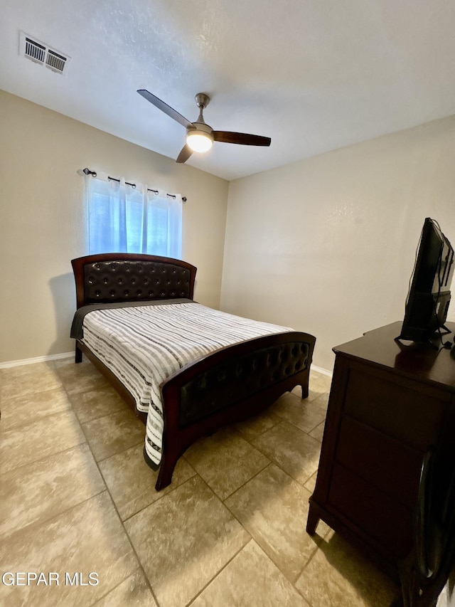 632 Manzanilla Pl, El Paso, TX 79928 - bedroom featuring baseboards and a ceiling fan
