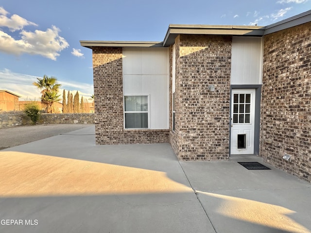 632 Manzanilla Pl, El Paso, TX 79928 - entrance to property featuring a patio and brick siding