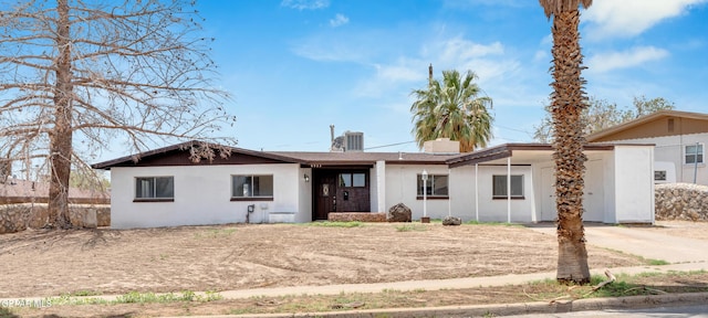 6033 Isabella Dr, El Paso, TX 79912 - view of front of house featuring stucco siding