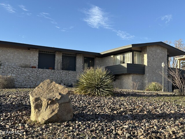 1005 Singing Hills Dr, El Paso, TX 79912 - view of home's exterior