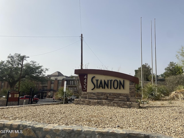 4433 Stanton St Building M # T30, El Paso, TX 79902 - view of community / neighborhood sign