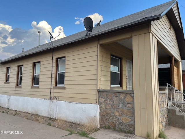 1118 N Laurel St, El Paso, TX 79902 - view of side of property featuring stone siding