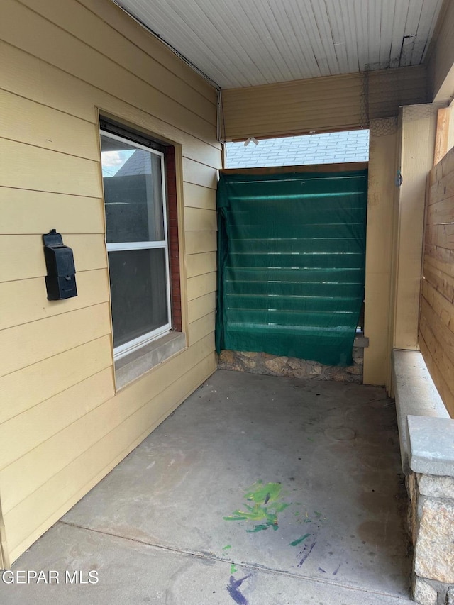 1118 N Laurel St, El Paso, TX 79902 - view of garage