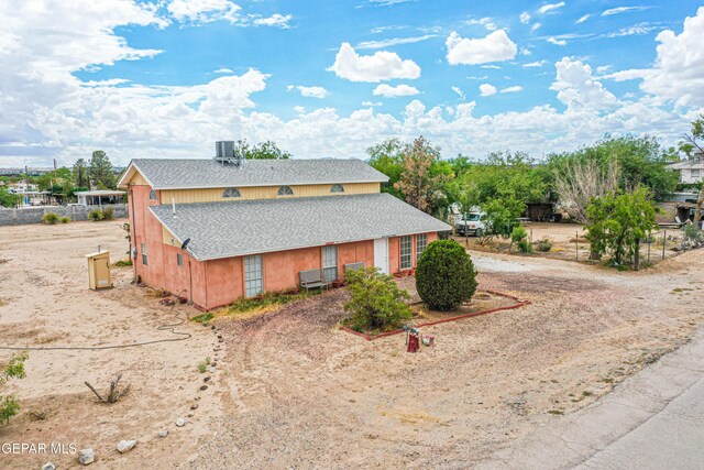 11581 Valle Verde Rd, Socorro, TX 79927 - view of front of property with roof with shingles