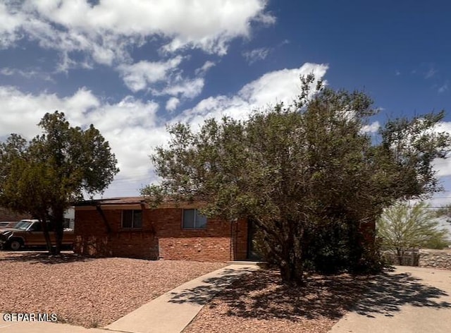 5013 Winthrop Dr, El Paso, TX 79924 - view of front of home featuring brick siding