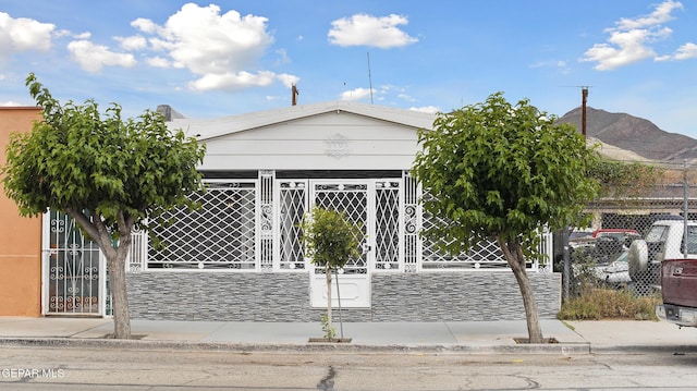 2123 Magoffin Ave, El Paso, TX 79901 - view of gate