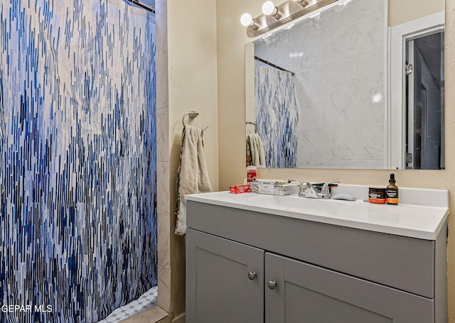 1624 Vinton Rd, Anthony, NM 88021 - full bath with vanity and a shower with shower curtain