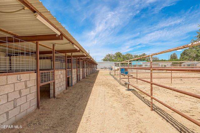 1624 Vinton Rd, Anthony, NM 88021 - view of horse barn