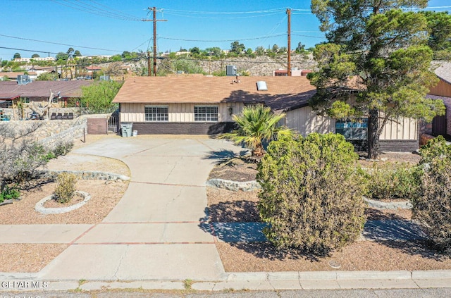 6672 Fiesta Dr, El Paso, TX 79912 - photo 1