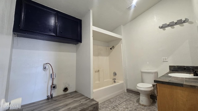 557 Bonampak Dr, San Elizario, TX 79849 - bathroom featuring vanity and shower / bathtub combination